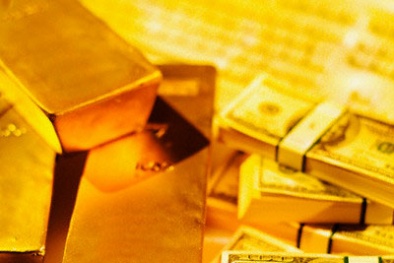 Giá vàng hôm nay: Giá vàng thế giới tiếp tục 'lao dốc'